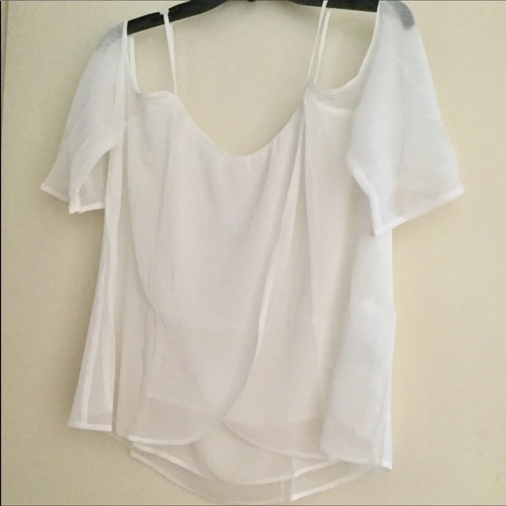 Lush Cold Shoulder Top - Picture 4 of 6